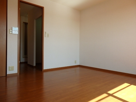 ヒューマン・エムズコート沼Ｂ　203号室