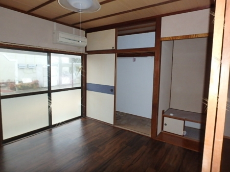 亀浦T邸(手前)