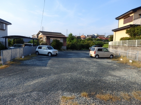 東梶返末村駐車場