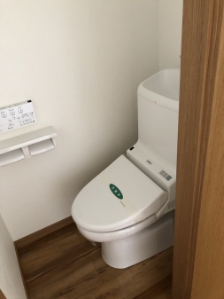 サカエホーム上野中